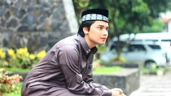 Alvin Faiz (net)-1633442519