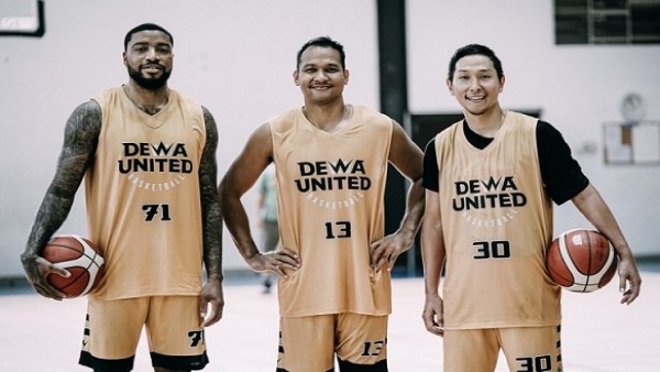 Pemain Dewa United Surabaya-1639134977