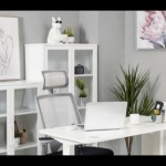 Ilustrasi meja kantor-1690372471