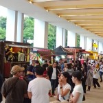 Gerai makanan di Indonesia Arena diserbu penonton-1713615045