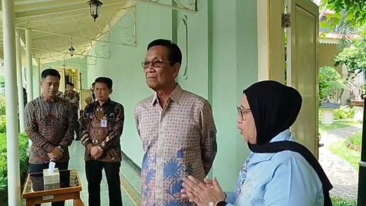 Wakil Kepala BGN bidang Komunikasi Publik dan Investigasi Nanik Sudaryati Deyang usai bertemu Sri Sultan Hamengkubuwono X di Gedong Wilis, Komplek Kantor Gubernur DIY/ist