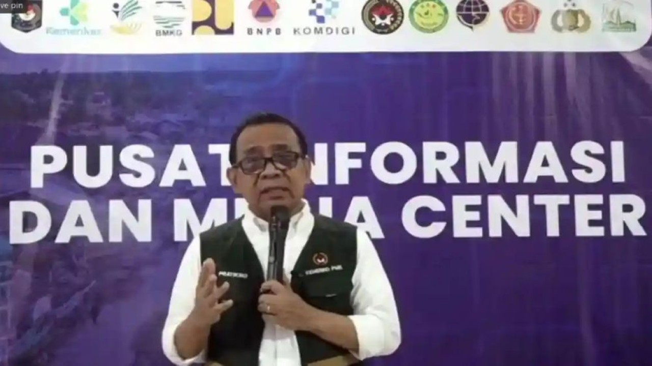 Tangkapan layar - Menteri Koordinator Bidang Pembangunan Manusia dan Kebudayaan (Menko PMK), Pratikno memberikan keterangan dalam konferensi pers di media center tanggap darurat bencana yang diikuti di Jakarta, Kamis 25 Desember 2025. (Foto: Istimewa)