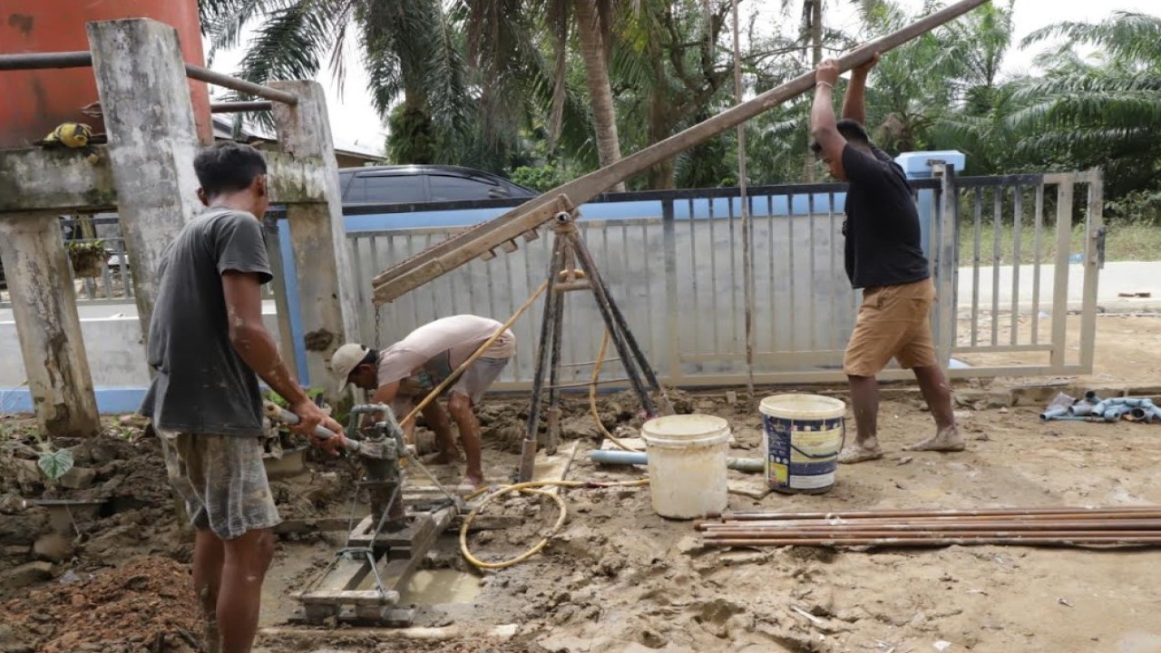 Pompa sumur bor di Pondok Bersalin Desa (Polindes) Meunasah Paya, Kecamatan Manyak Payed, Aceh Tamiang. (Foto: Istimewa)