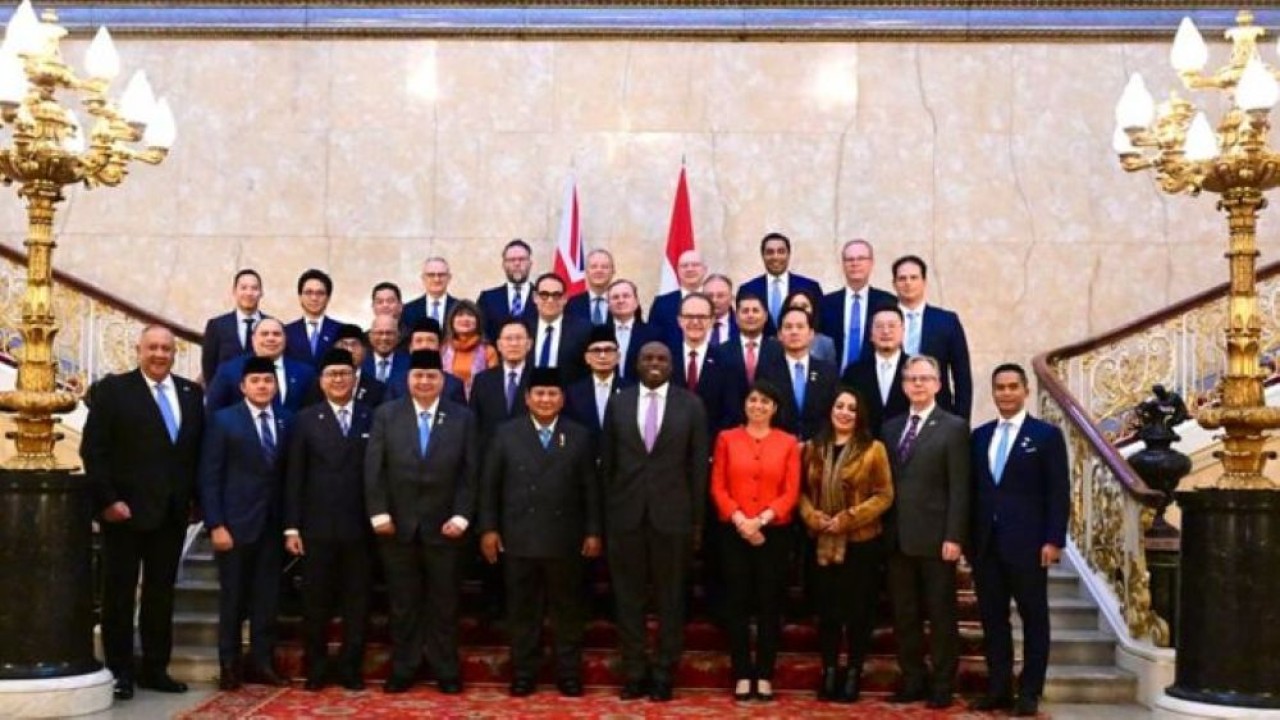 Presiden Prabowo Subianto menggelar pertemuan bilateral dan working lunch dengan Wakil PM Inggris di Lancaster House. (Foto: Sekretariat Presiden)