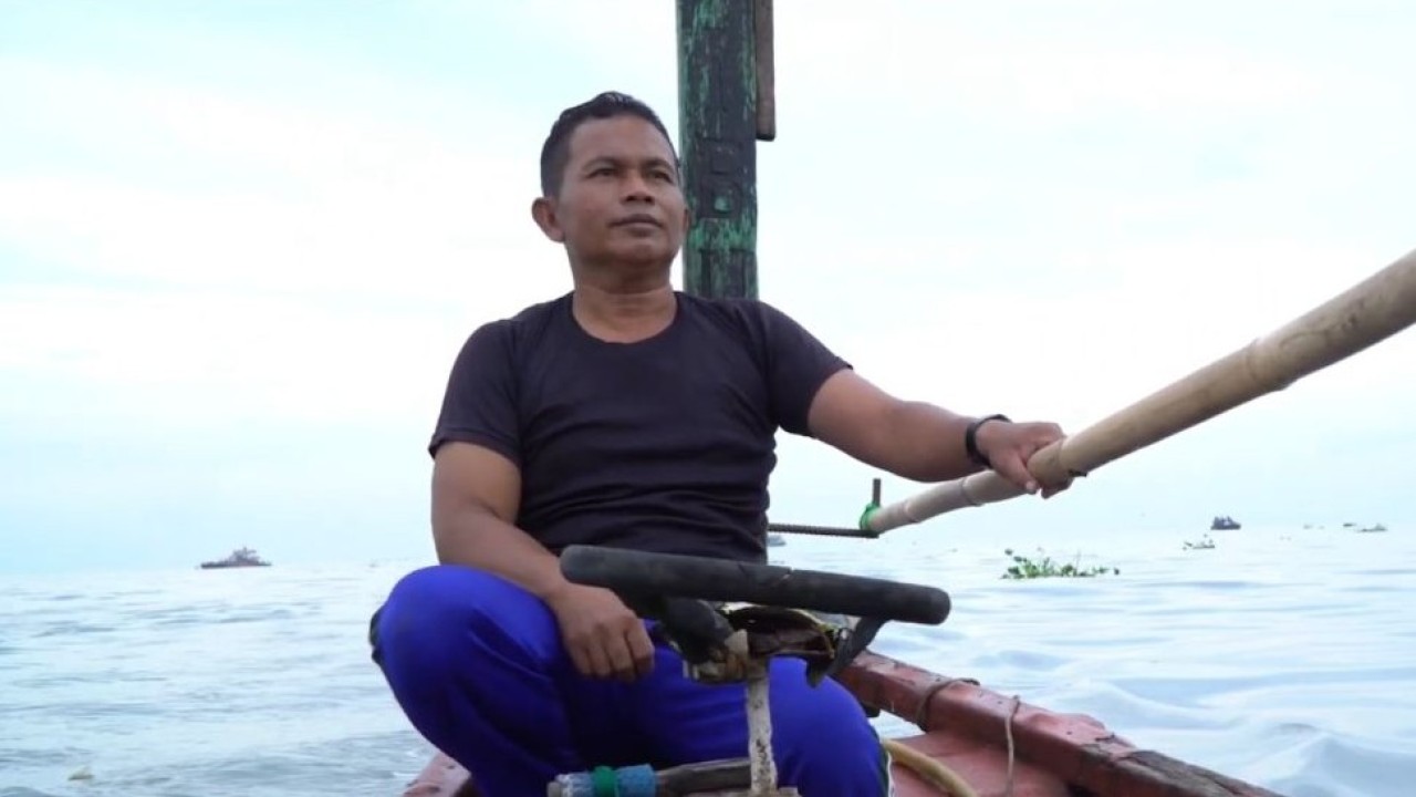 Warya, nelayan pencari kerang hijau, yang tinggal di Kampung Nelayan Muara Angke. (Foto: Dok/Istimewa/Bakom RI)