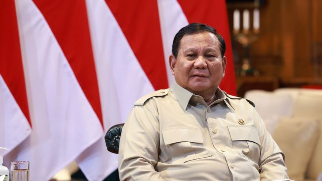 Presiden Prabowo Subianto. (Bakom)