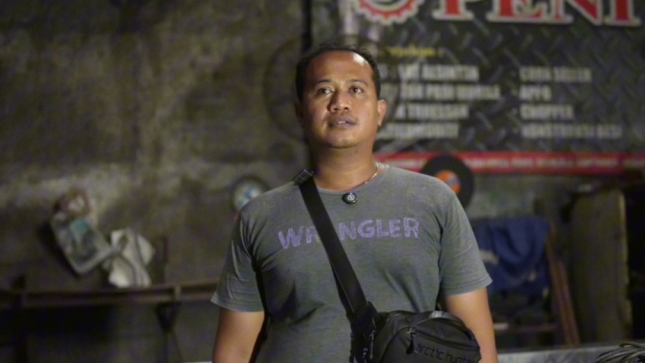 Kreativitas menjadi kunci usaha Bengkel Las Peni untuk terus bertahan hingga kini. (Bakom RI)