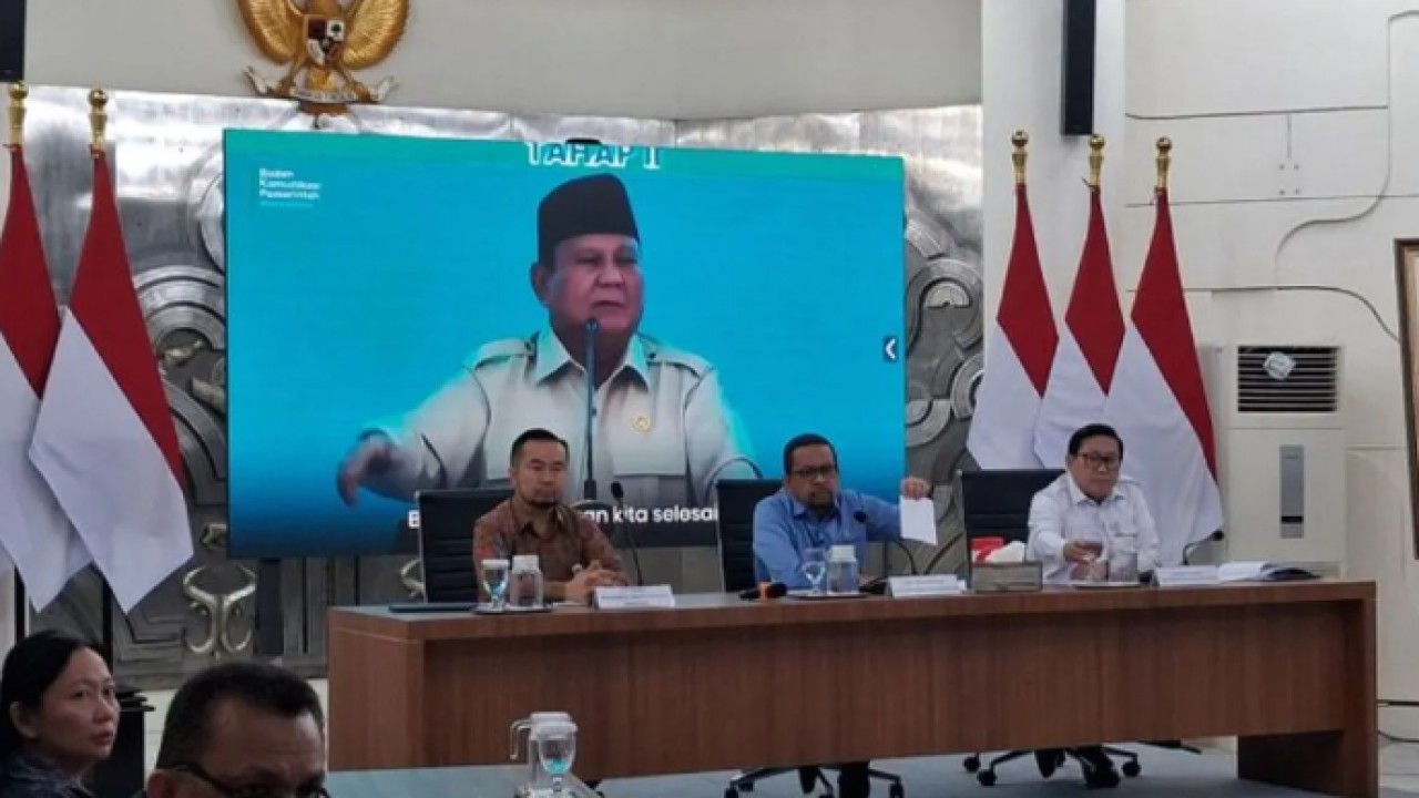 Kepala Bakom RI Muhammad Qodari (tengah) dalam konferensi pers di Jakarta pada Rabu (13/5/2026) ANTARA/Lintang Budiyanti Prameswari (Antara)