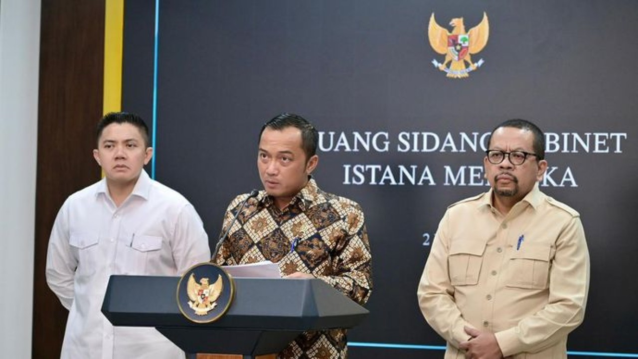 Mensesneg Prasetyo Hadi mengumumkan pencopotan Kepala BGN Dadan Hindayana (Bakom)