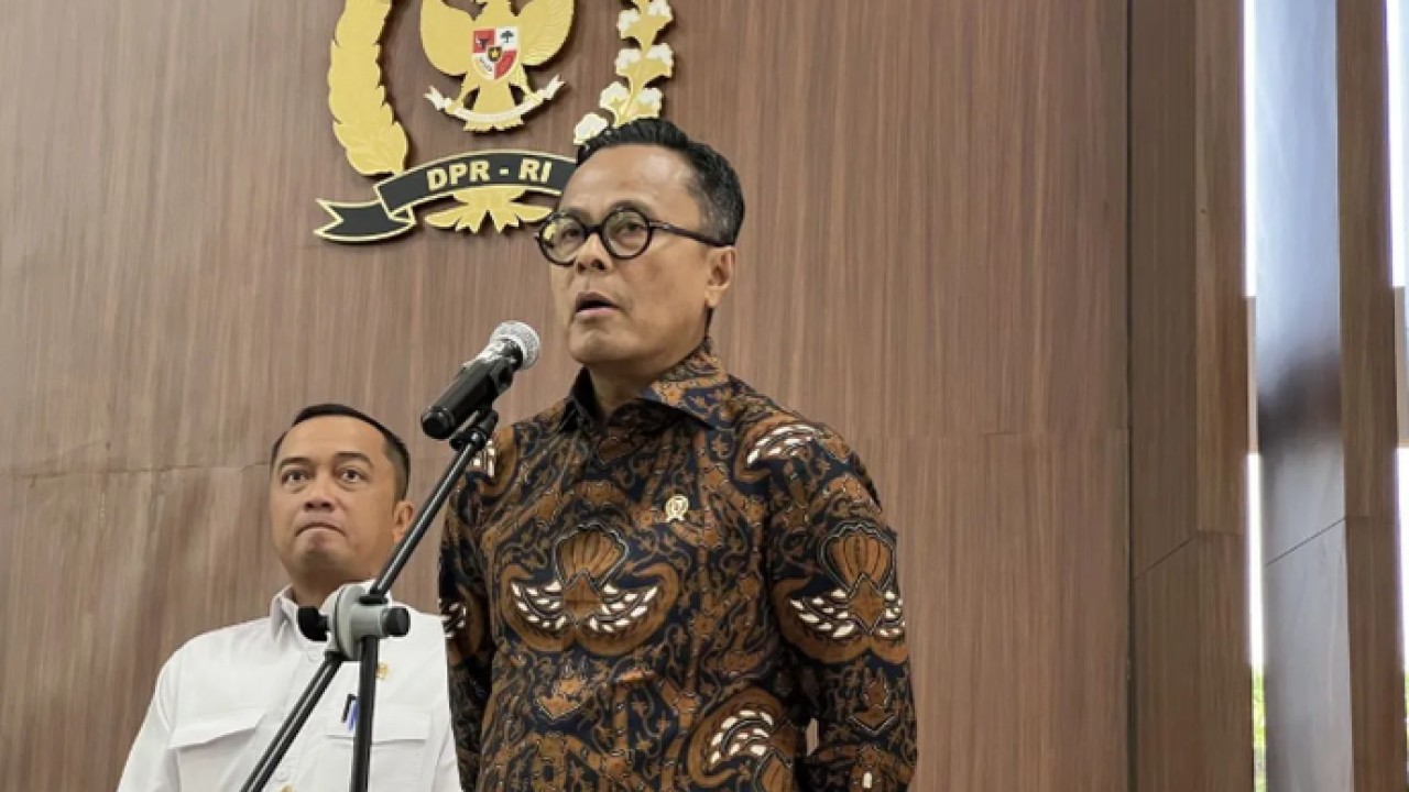 Kepala Badan Pengaturan Badan Usaha Milik Negara (BP BUMN) sekaligus Chief Operating Officer (COO) Danantara Dony Oskaria dalam Konferensi Pers di Kompleks Parlemen Senayan, Jakarta, Senin (8/6/2026). (ANTARA/Putu Indah Savitri) (Antara)