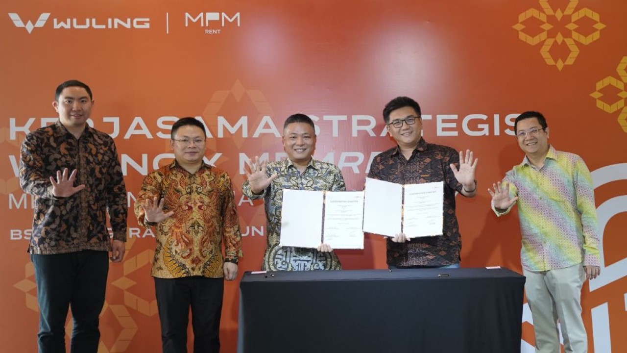 Wuling dan MPMRent resmi menjalin kerja sama strategis melalui mobilitas ramah lingkungan. (Foto: Dok/Istimewa)
