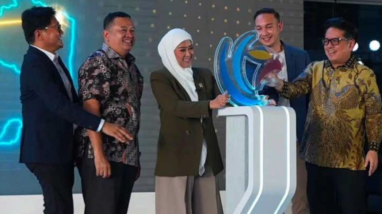 Jajaran manajemen dan pemangku kepentingan saat seremoni peresmian kerja sama Sinar Mas dan Garuda Spark untuk mendorong penguatan ekosistem digital nasional. (Dok. Sinar Mas)